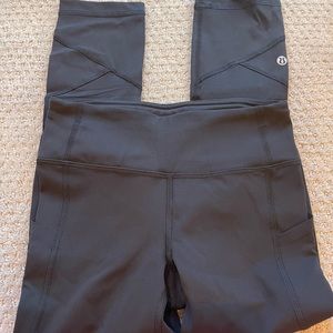 Lululemon Black Cropped Leggings!